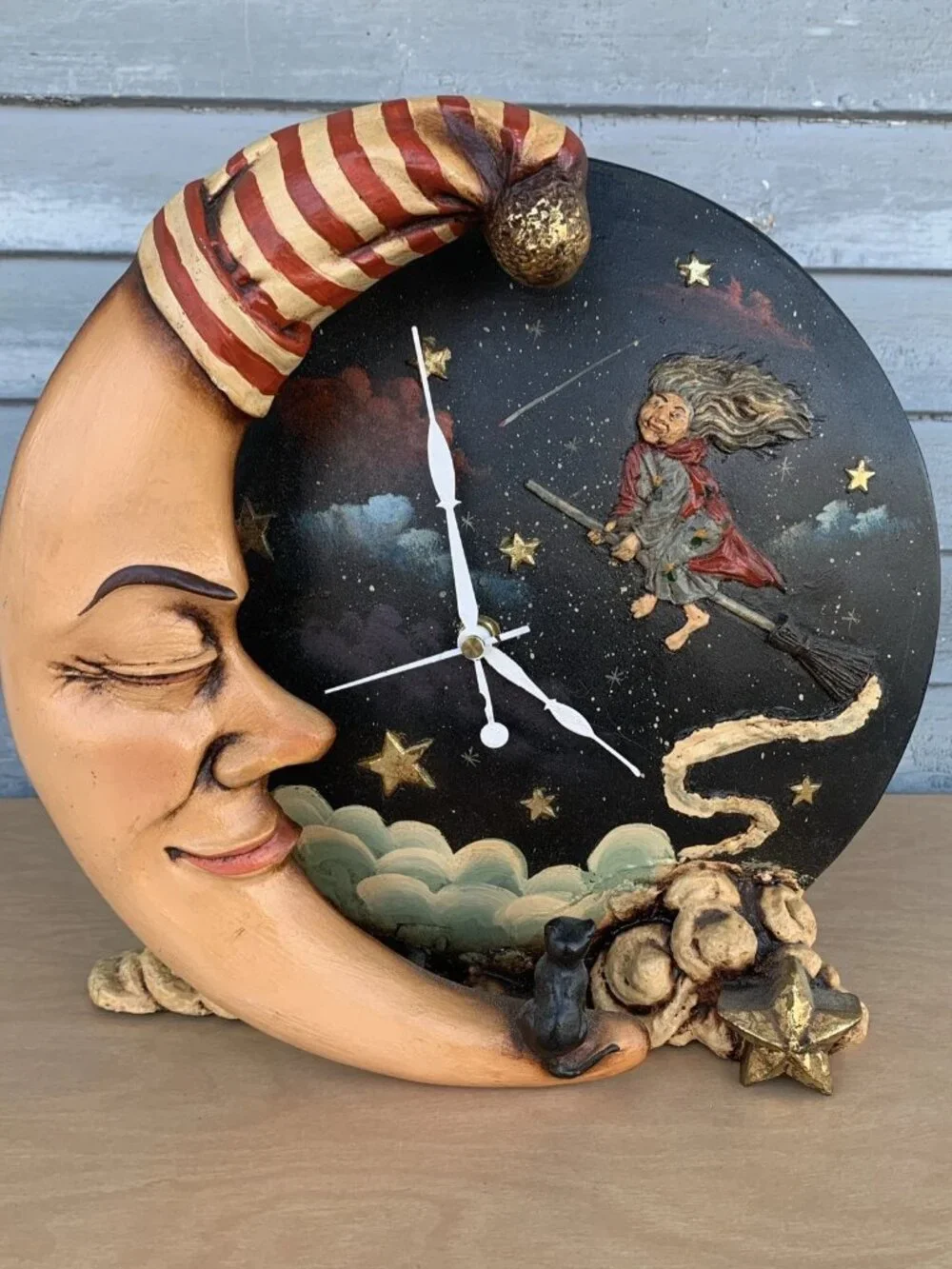 Celestial Clock Sleeping Crescent Moon and Stars 1990s Whimsical EUC Working